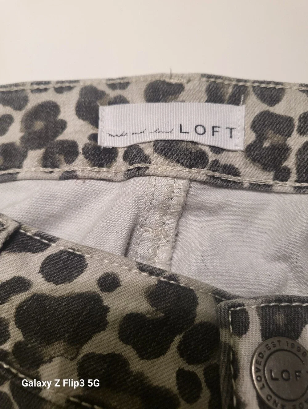 LOFT Curvy Skinny Leopard Print Jeans Size 8/29 Pre-owned